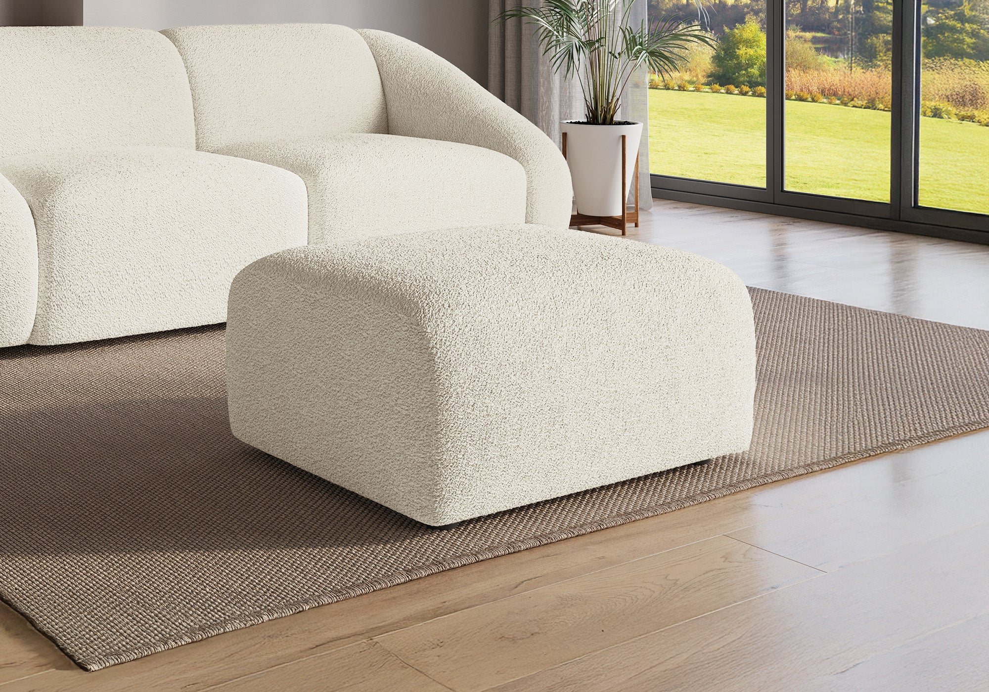 Pouf en tissu bouclette blanc écru NYLA