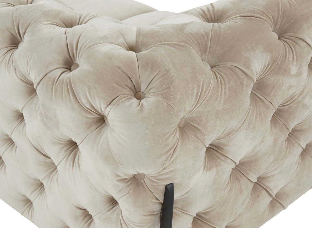 Canapé fixe 2 places capitonné chesterfield velours beige CARMEN - DécoInParis