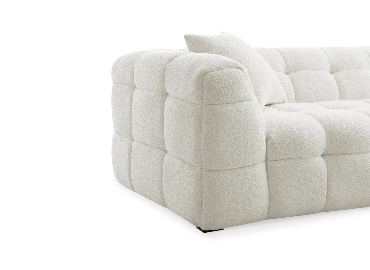 Fauteuil effet peau de mouton blanc écru BELLA - DécoInParis