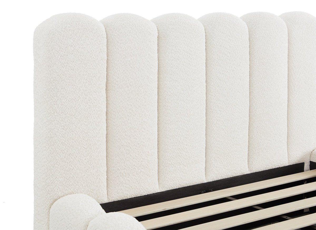 Lit double en tissu bouclette beige 180x200 cm RITA - DécoInParis