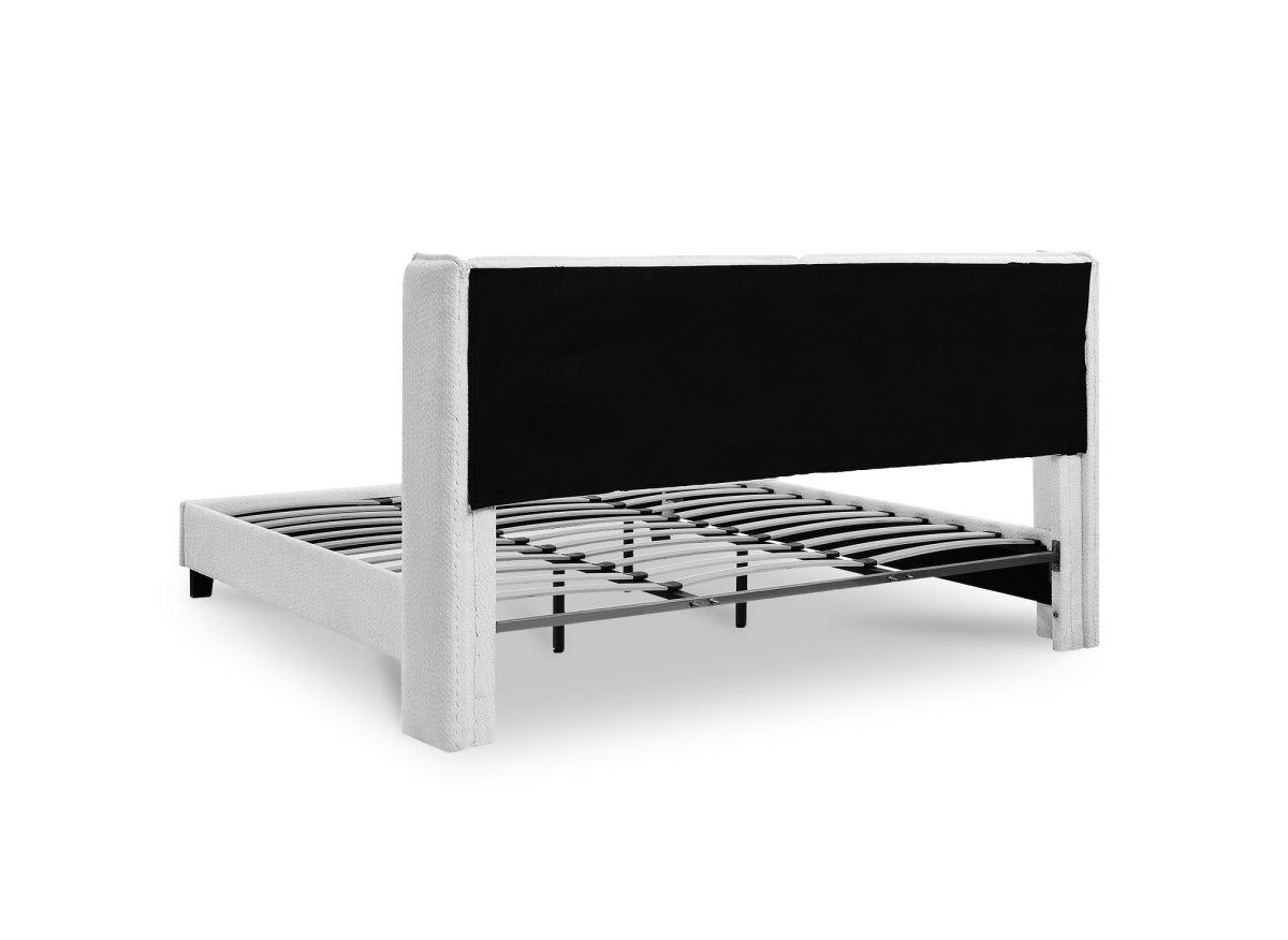 Lit double en tissu effet peau de mouton gris clair 180x200 cm KAYDEN - DécoInParis