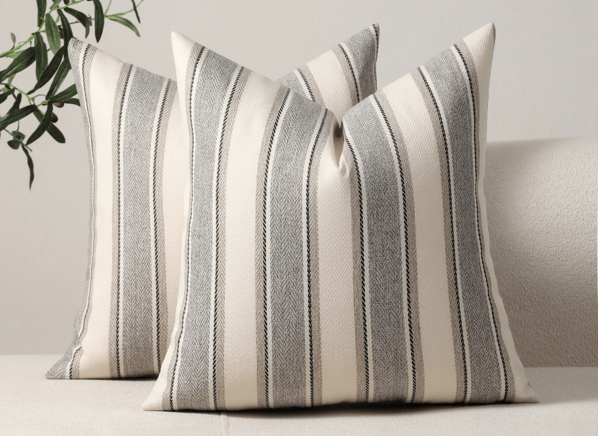 Coussin beige et gris à rayures 45x45 cm RIVIERA - DécoInParis