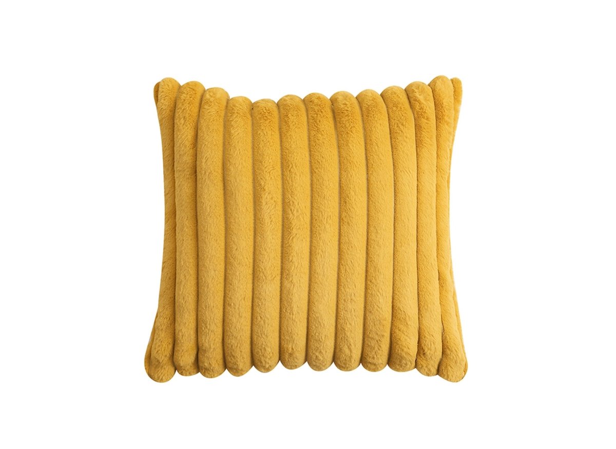 Coussin carré en velours côtelé effet fourrure moutarde 45x45 cm URBAIN - DécoInParis
