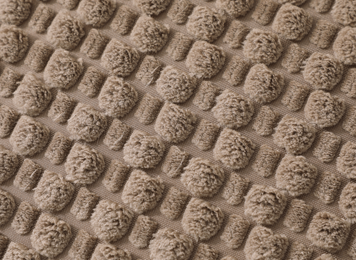 Coussin marron en tissu texturé doux 45x45 cm DUNE - DécoInParis