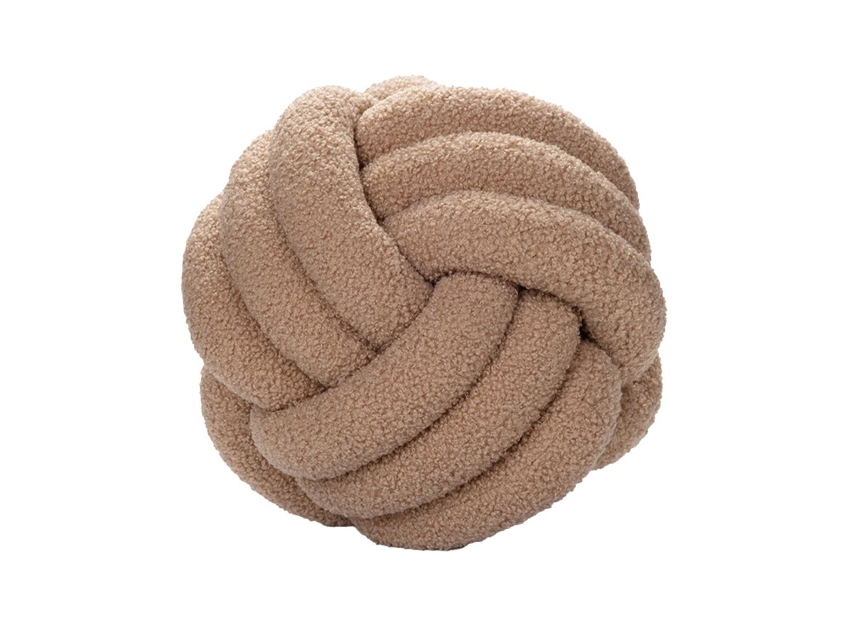 Coussin rond décoratif boule de nœud en effet peau de mouton taupe NODUS - DécoInParis