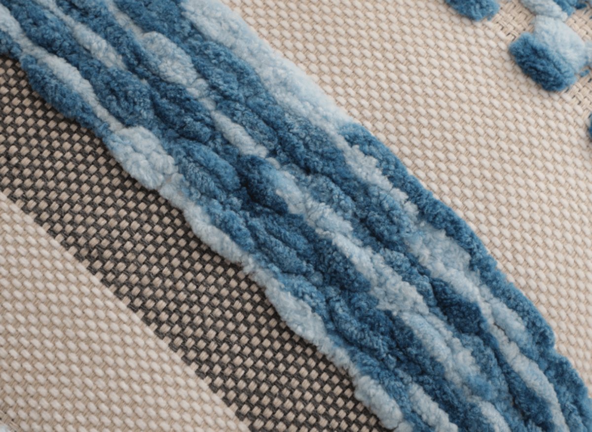 Coussin texturé bleu et blanc écru 45x45 cm NEXUS - DécoInParis