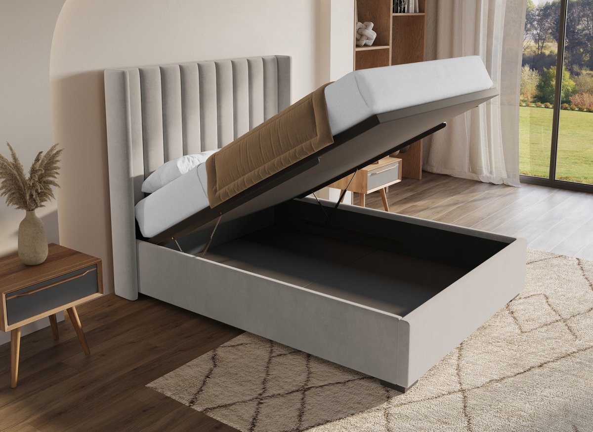 Lit coffre en velours taupe 140x190 cm ALENA - DécoInParis