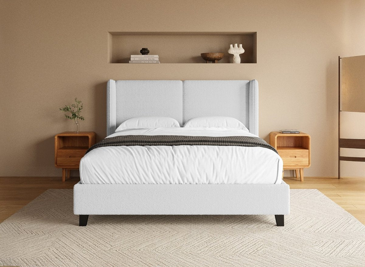 Lit double en tissu effet peau de mouton gris clair 140x190 cm KAYDEN - DécoInParis