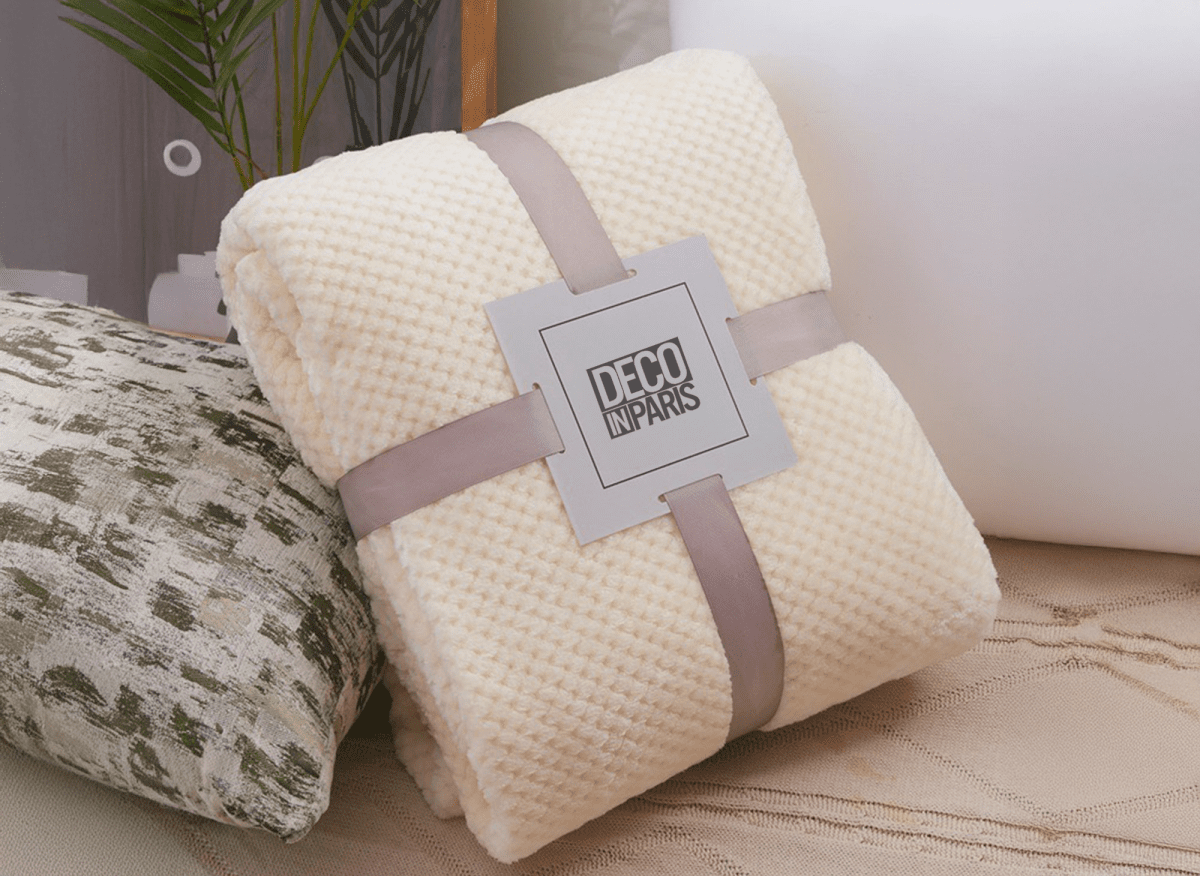 Plaid à franges en tissu effet cachemire beige 150x200 cm OTYS - DécoInParis