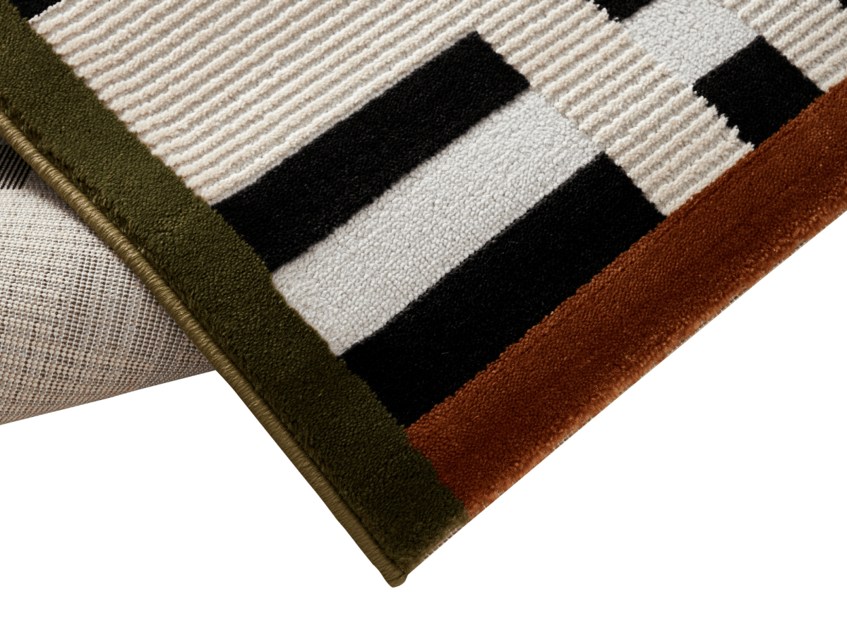 Tapis blanc à motifs noirs, verts et orange 200 x 290 cm ELINN - DécoInParis