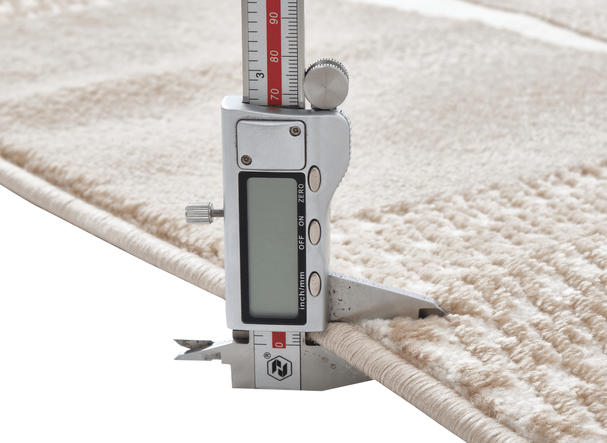 Tapis minimaliste beige et blanc 160 x 230 cm RIBBON - DécoInParis